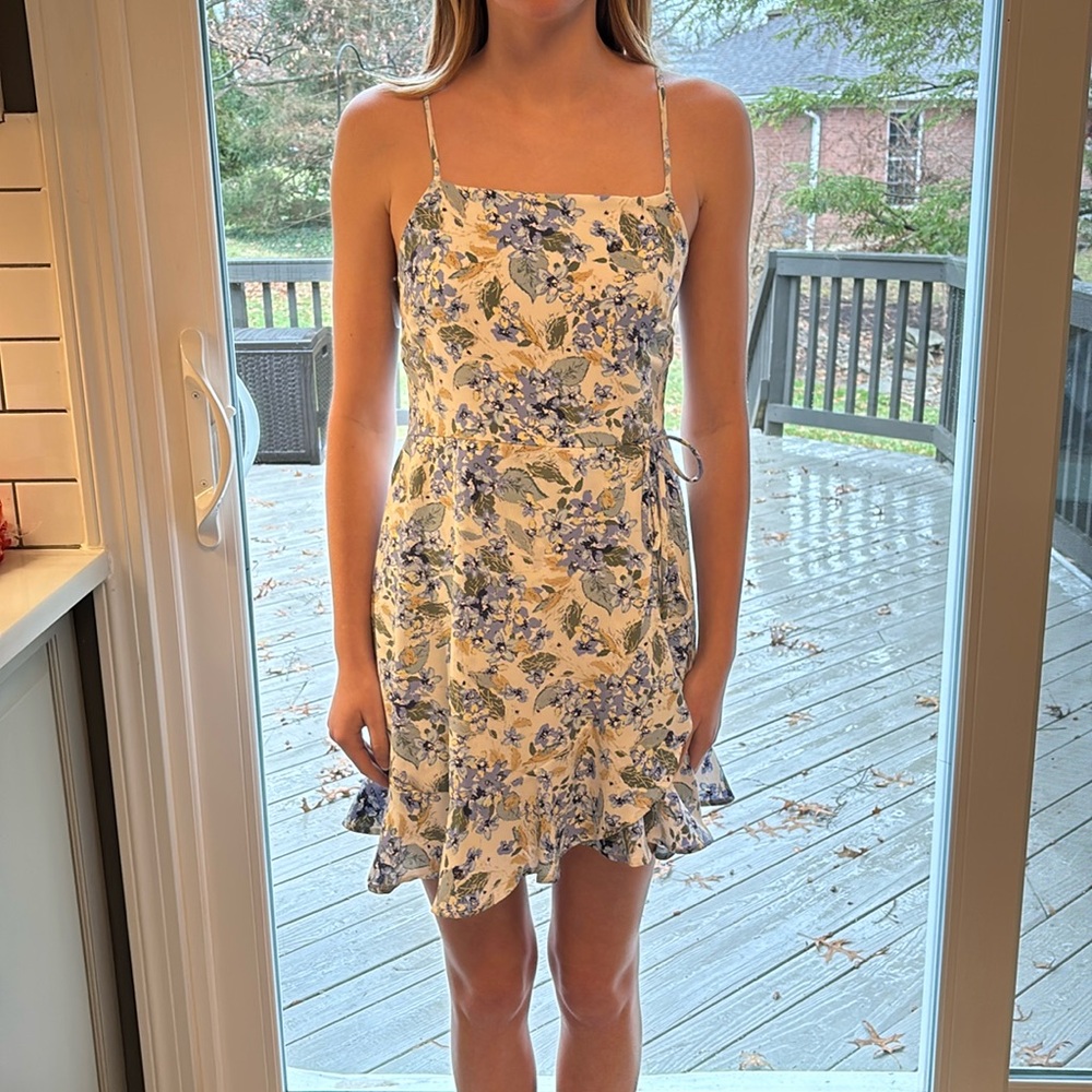 Altar’d state floral dress. Size XS